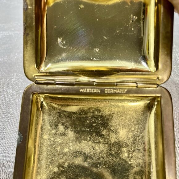 Vintage Waltham Wind Up West Germany Gold Tone Travel Glow Alarm Clock - Picture 7 of 11